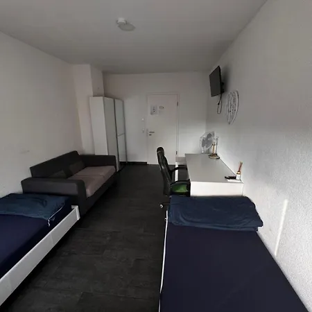 Lisa Zentral Guenstig هايلبرون